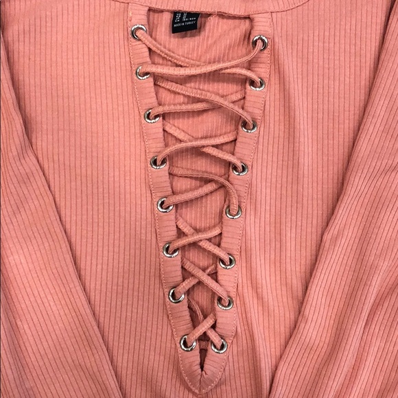 Forever 21 Criss Cross Bodysuit Size M - Picture 5 of 9